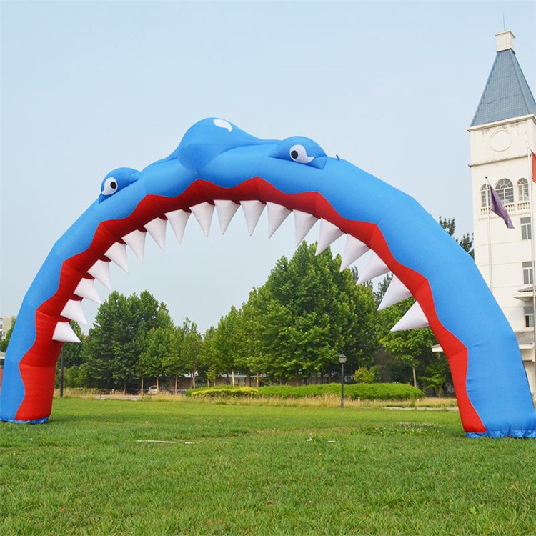 银海鲨鱼广告拱门
